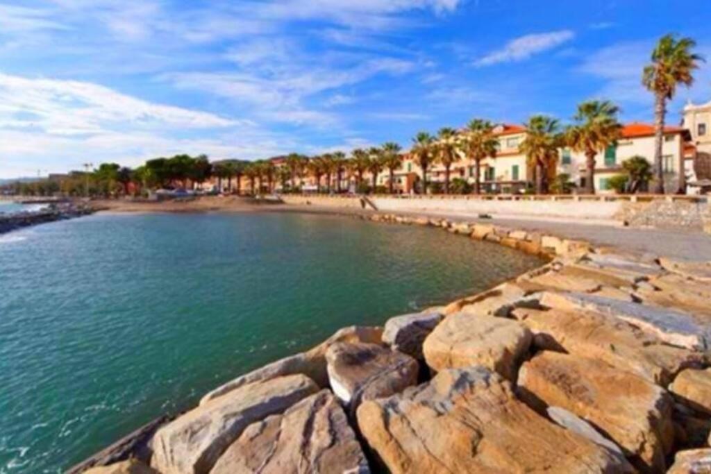 Appartamento 50 Mt Mare Con Parcheggio Riservato Рива-Лигуре Экстерьер фото